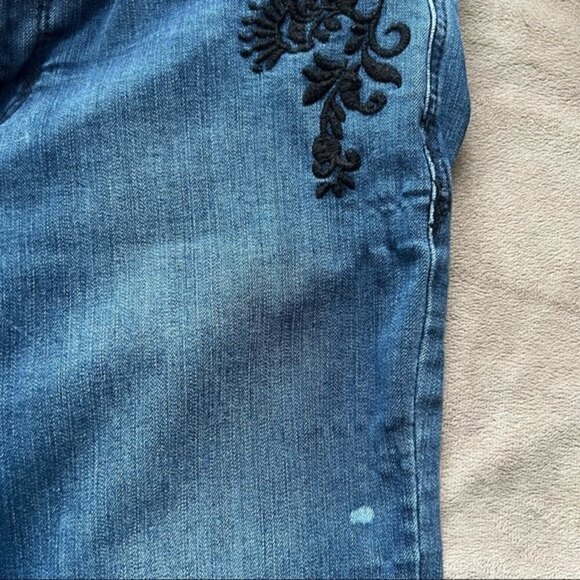 Kensie Jeans with Flower  Embroider Skinny Jeans Size 8 - Picture 7 of 11
